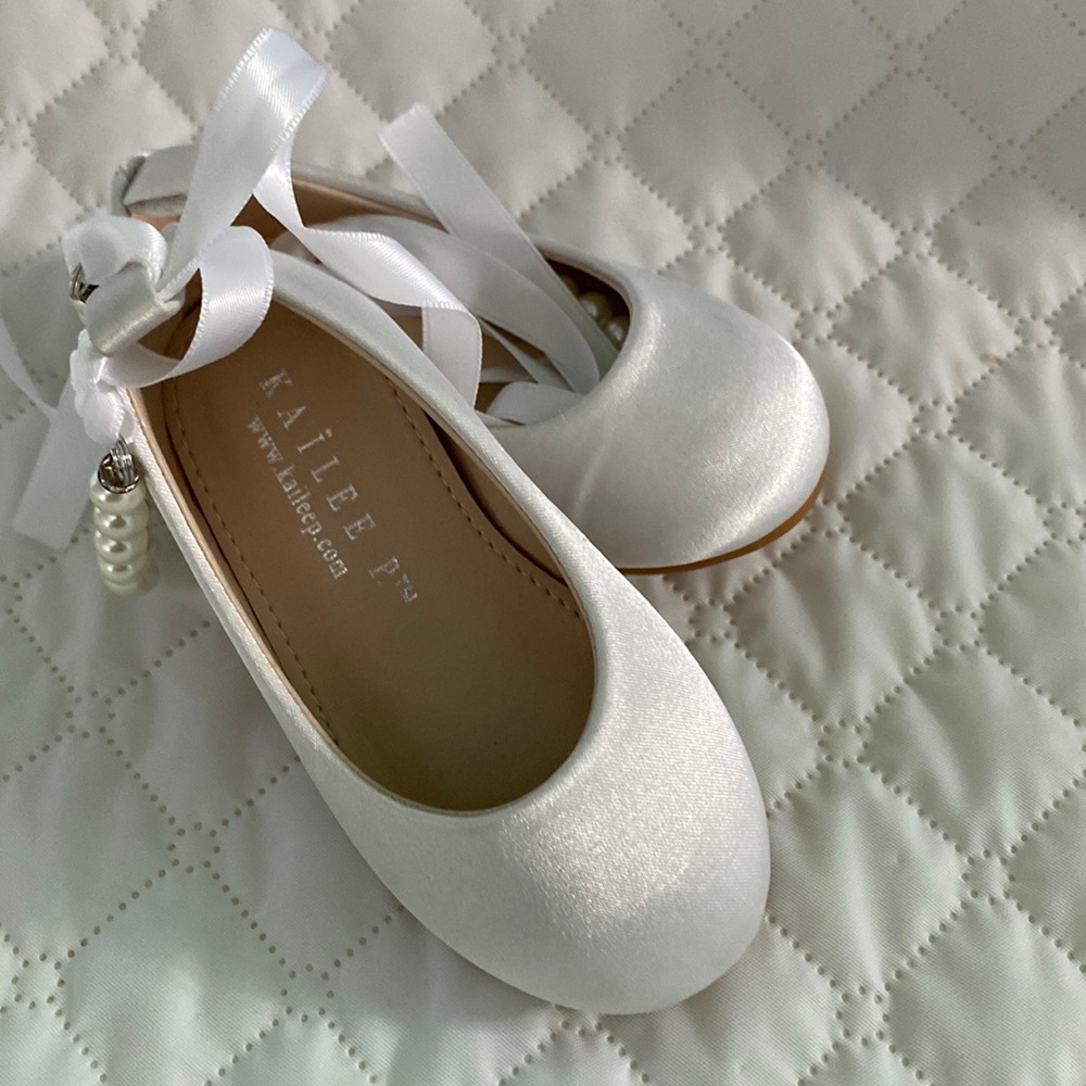 Size 5 ivory flower girl/communion shoes